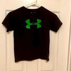 Boy’s under armour shirt (7)